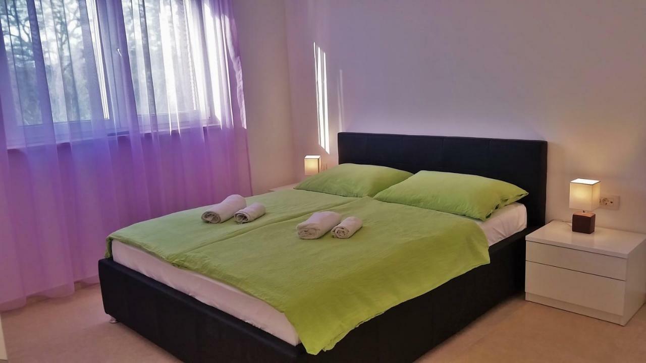 Apartment Villa Vala Malinska Bagian luar foto