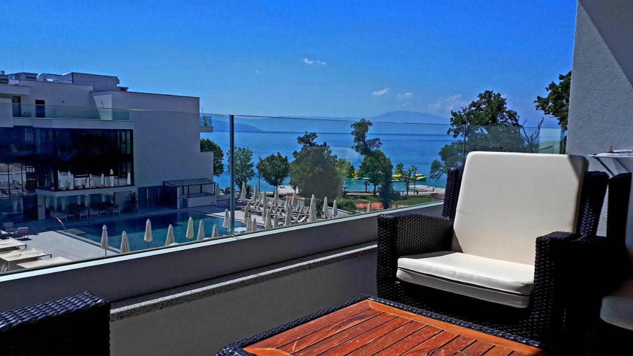 Apartment Villa Vala Malinska Bagian luar foto
