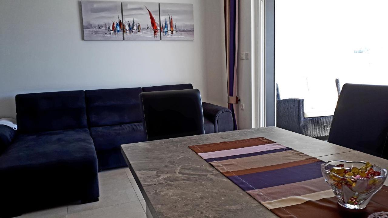 Apartment Villa Vala Malinska Bagian luar foto