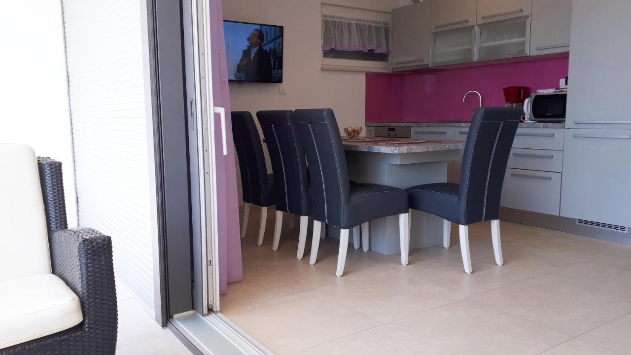Apartment Villa Vala Malinska Bagian luar foto